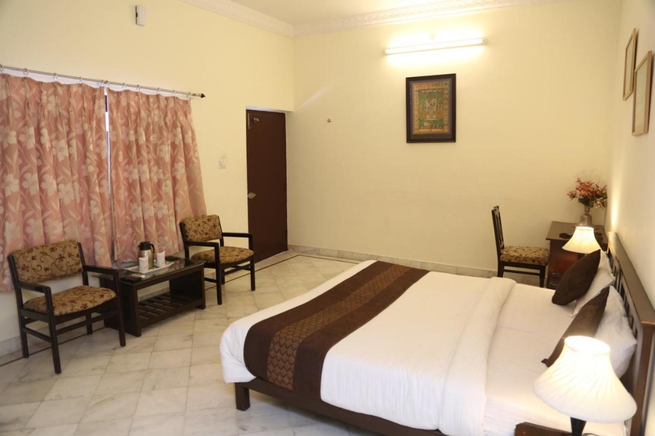 קוטה Hotel Karan Villas מראה חיצוני תמונה